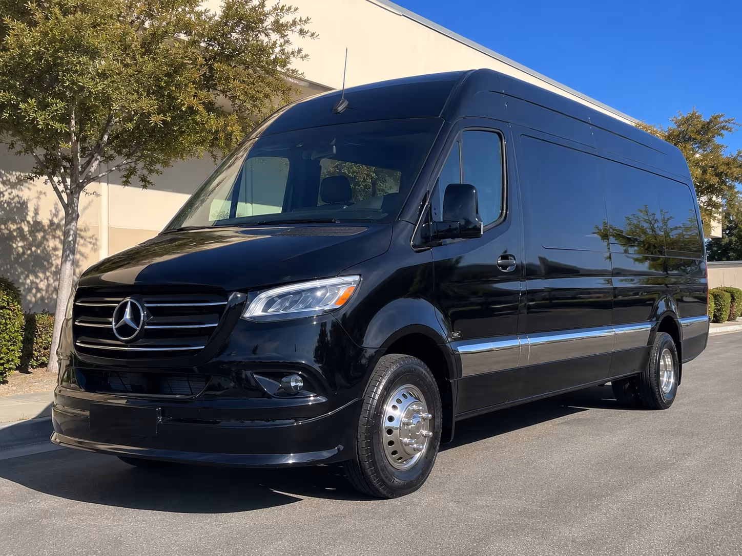 Kansas City Wedding Transportation & Shuttle Service