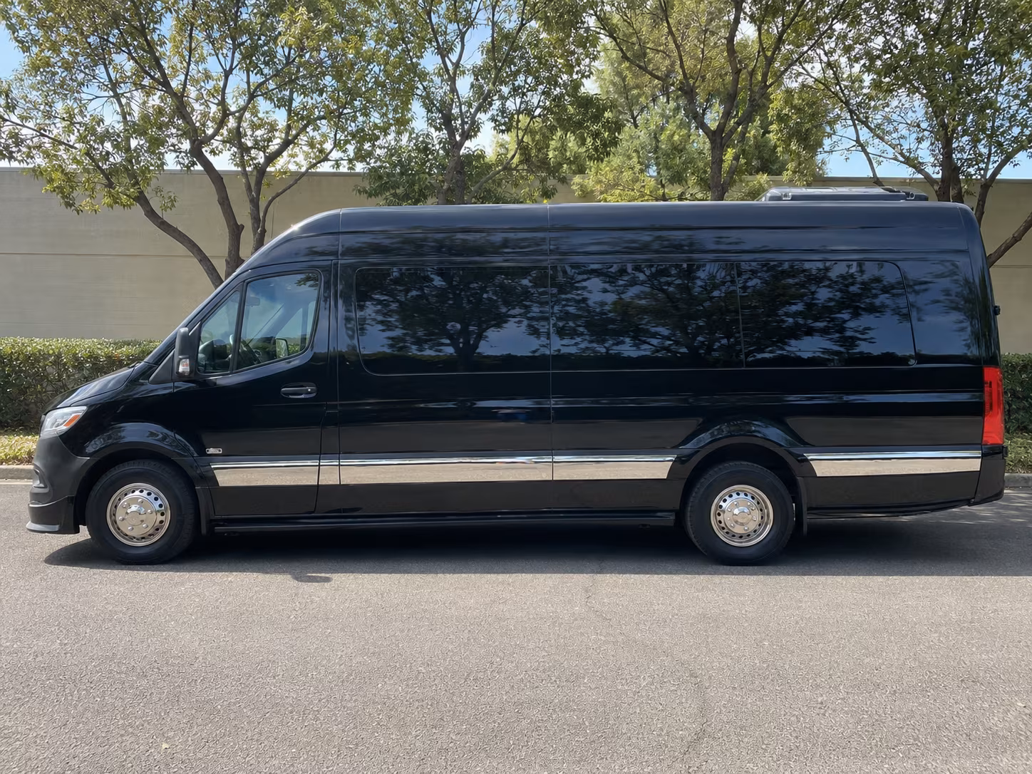 Olathe Wedding Transportation & Shuttle Service