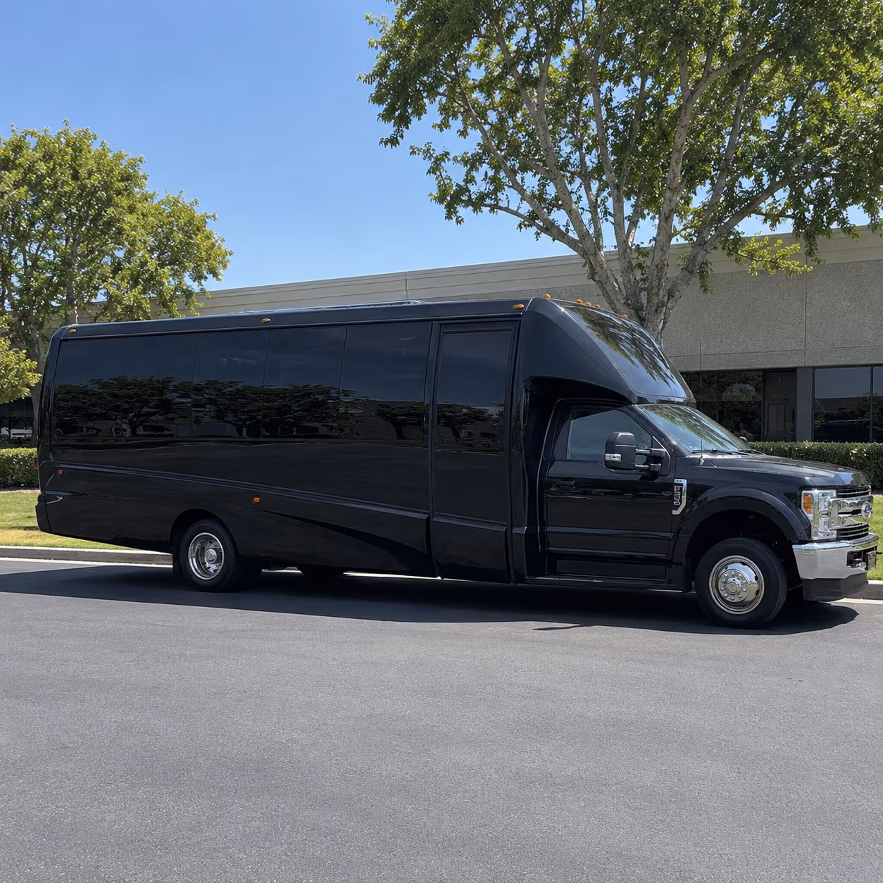 Olathe Winery Tour & Pub Crawl Transportation