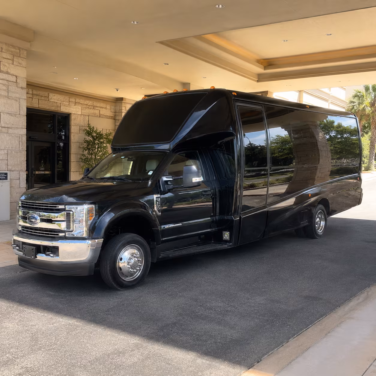 Overland Park Birthday, Sweet 16, & Quinceañera Transportation party bus exterior