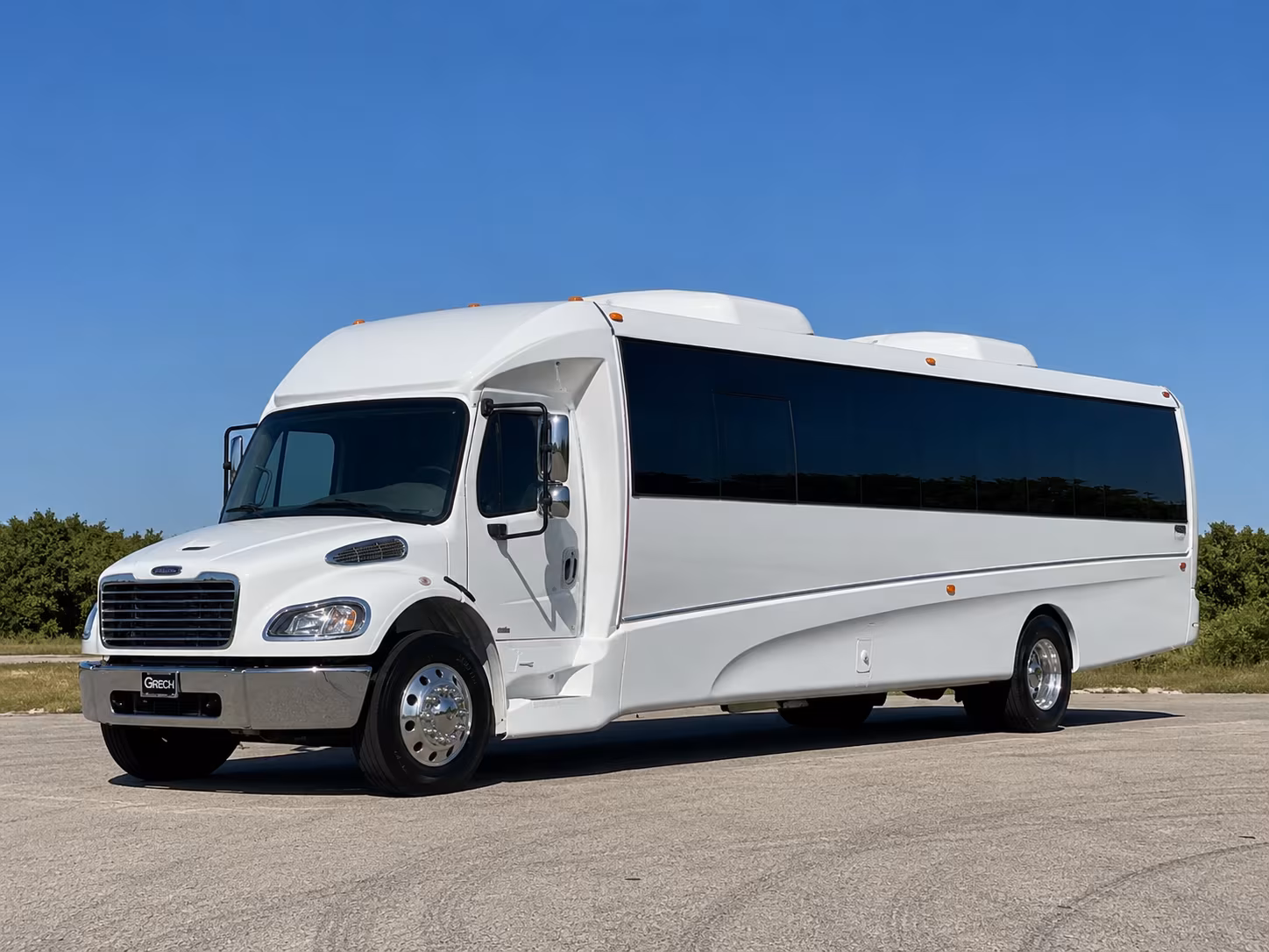 Overland Park Birthday, Sweet 16, & Quinceañera Transportation party bus exterior