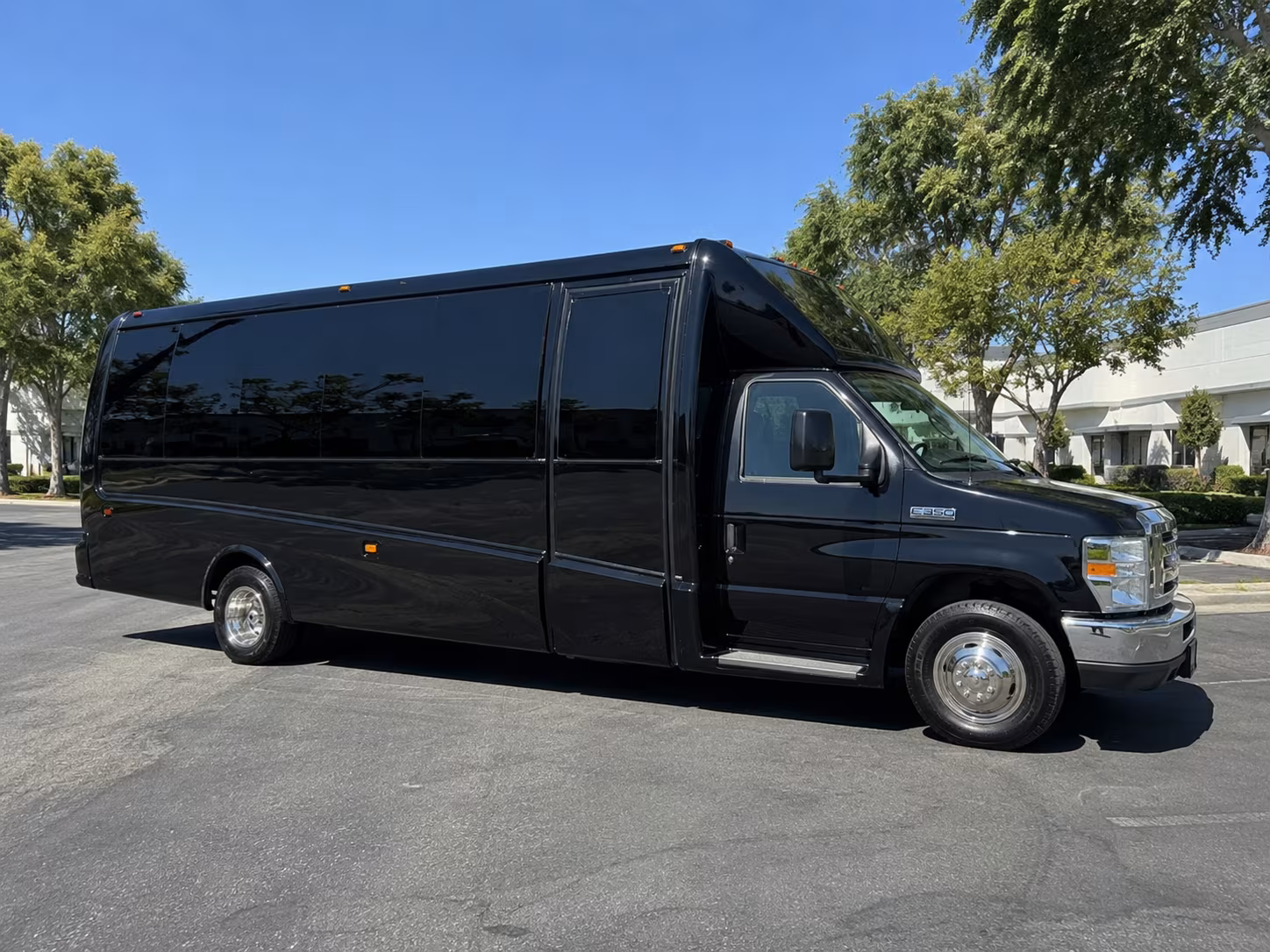 Overland Park Birthday, Sweet 16, & Quinceañera Transportation onboard seating