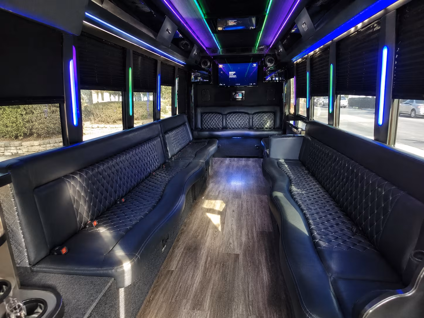 Overland Park Winery Tour & Pub Crawl Transportation party bus exterior